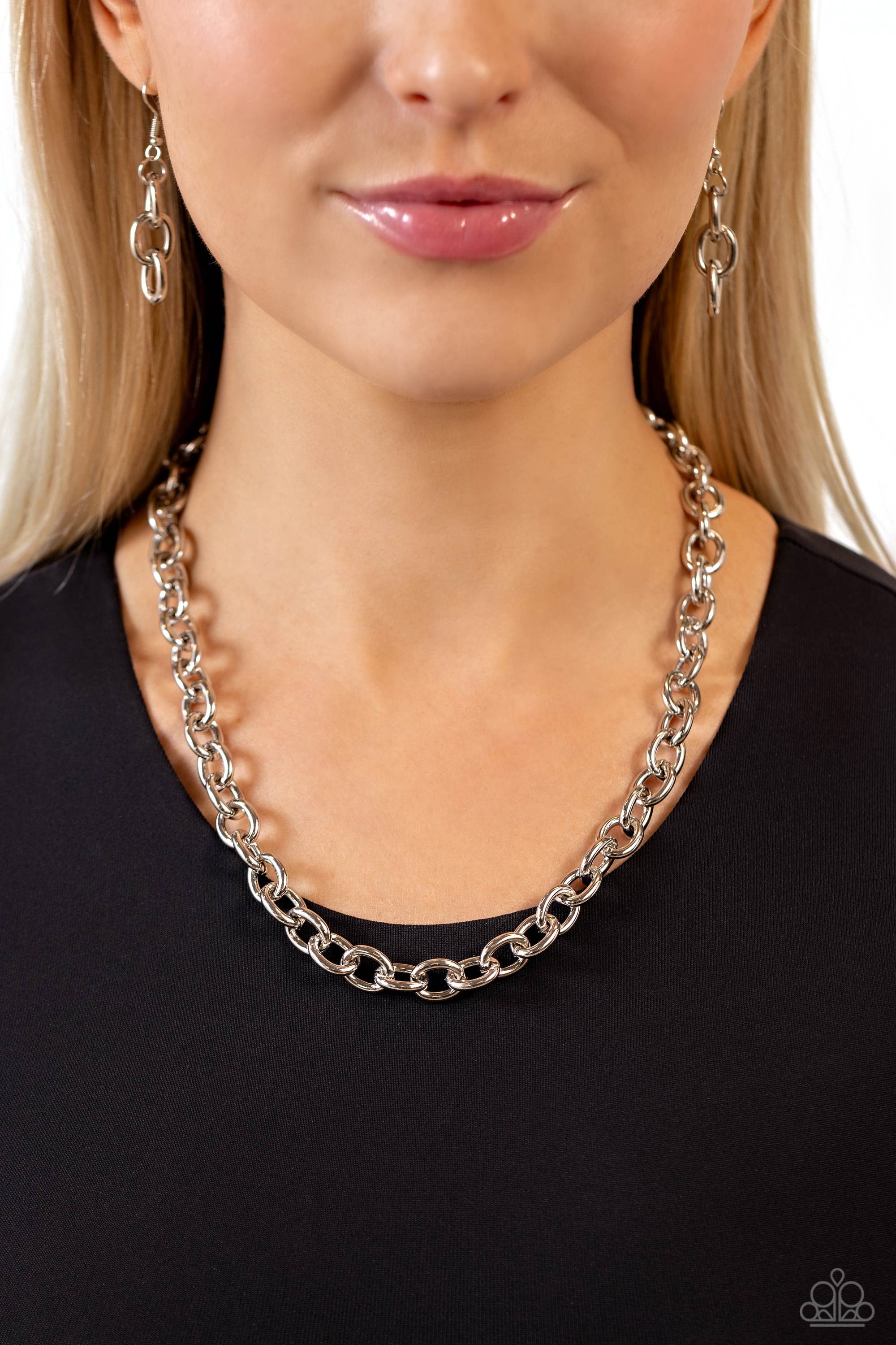 Things Have CHAIN-ged - Silver - Paparazzi