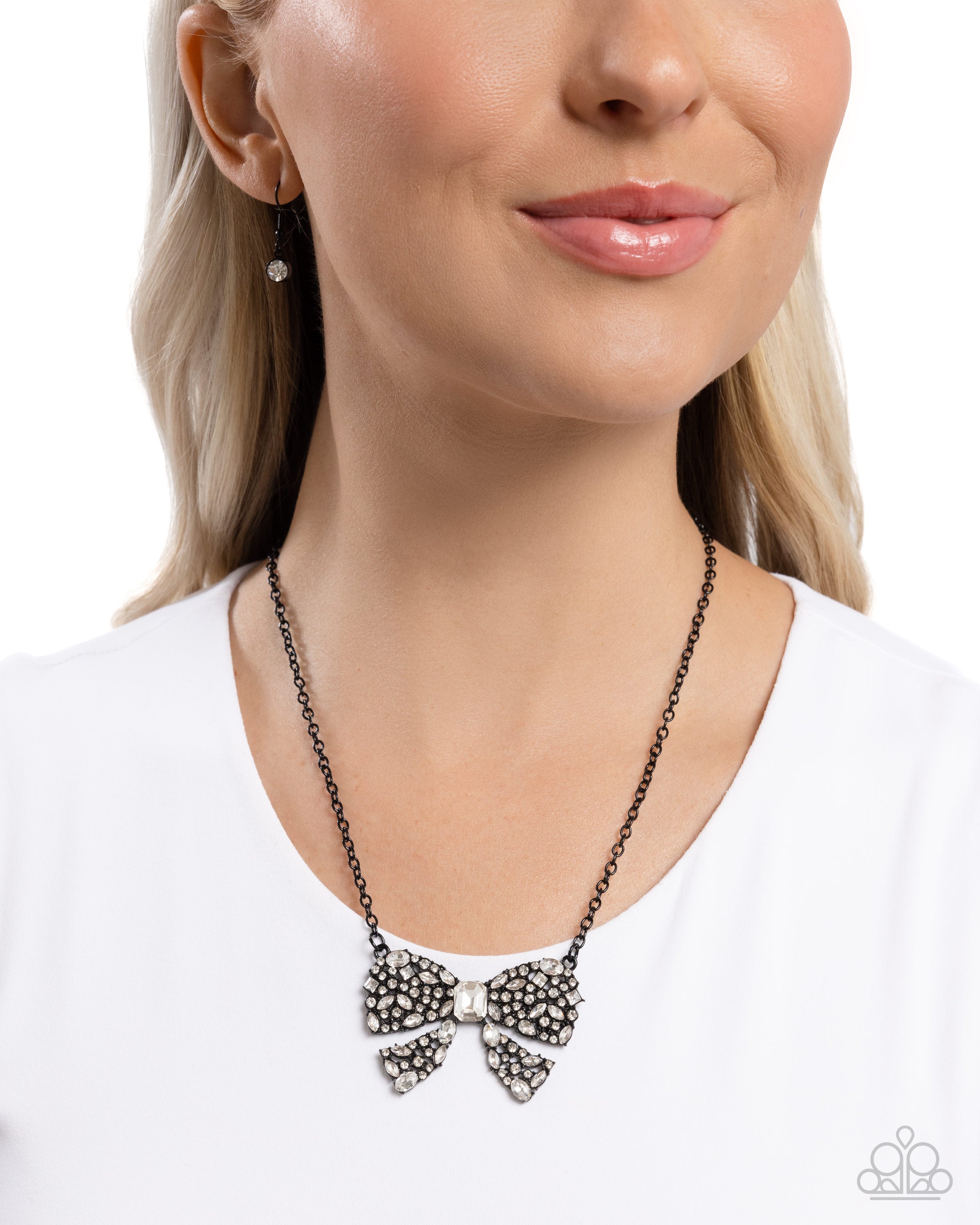 Bewitching Bow - Black - Paparazzi