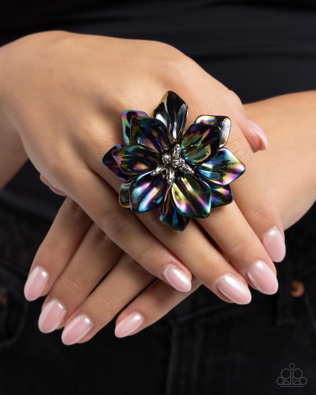 Platonic Petals - Black - Paparazzi
