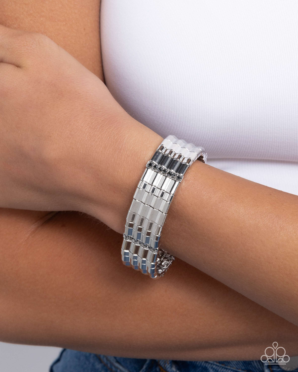 Glistening Getaway - Silver - Paparazzi