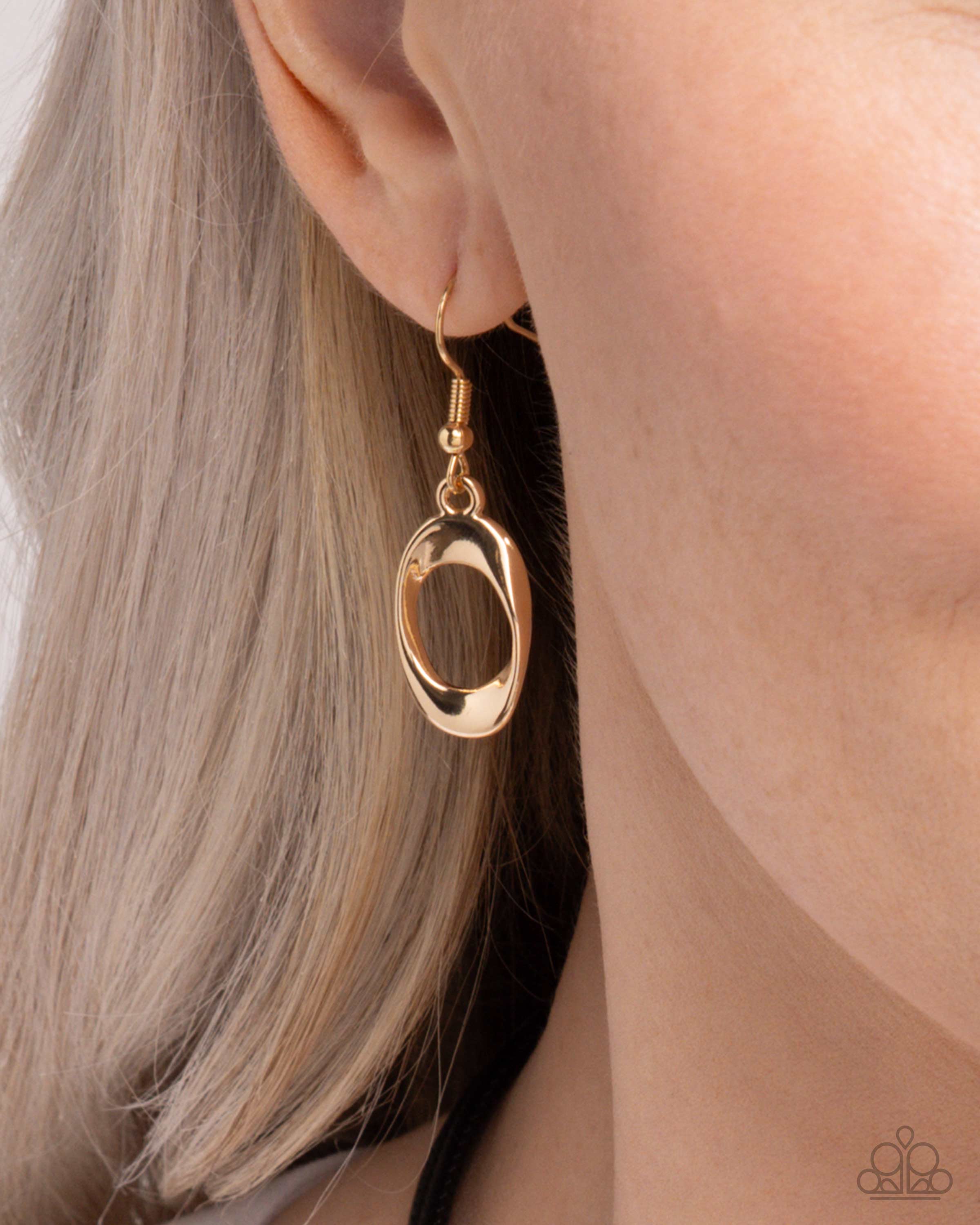 Apprehensive Accent - Gold - Paparazzi