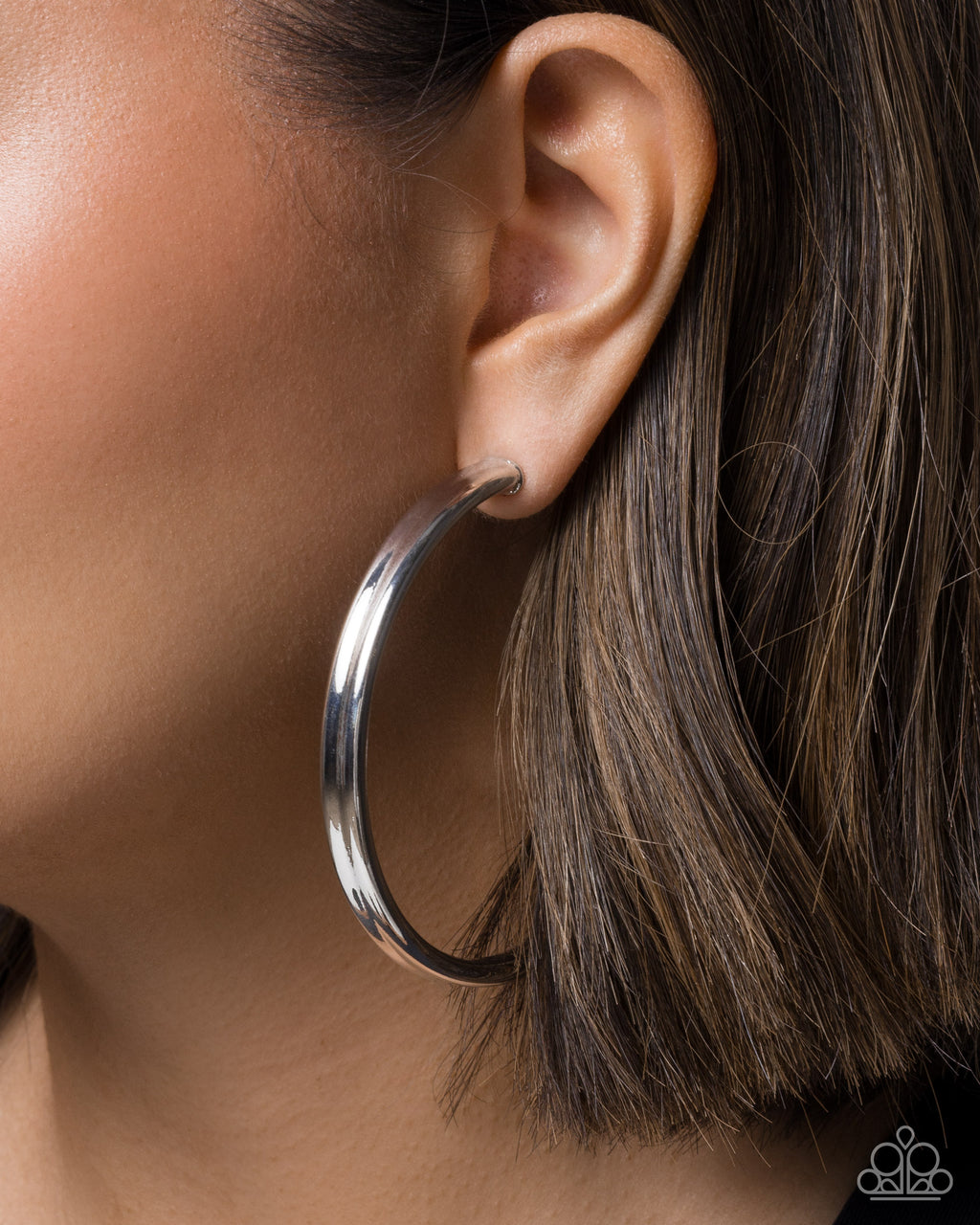 Sleek Staple - Silver - Paparazzi