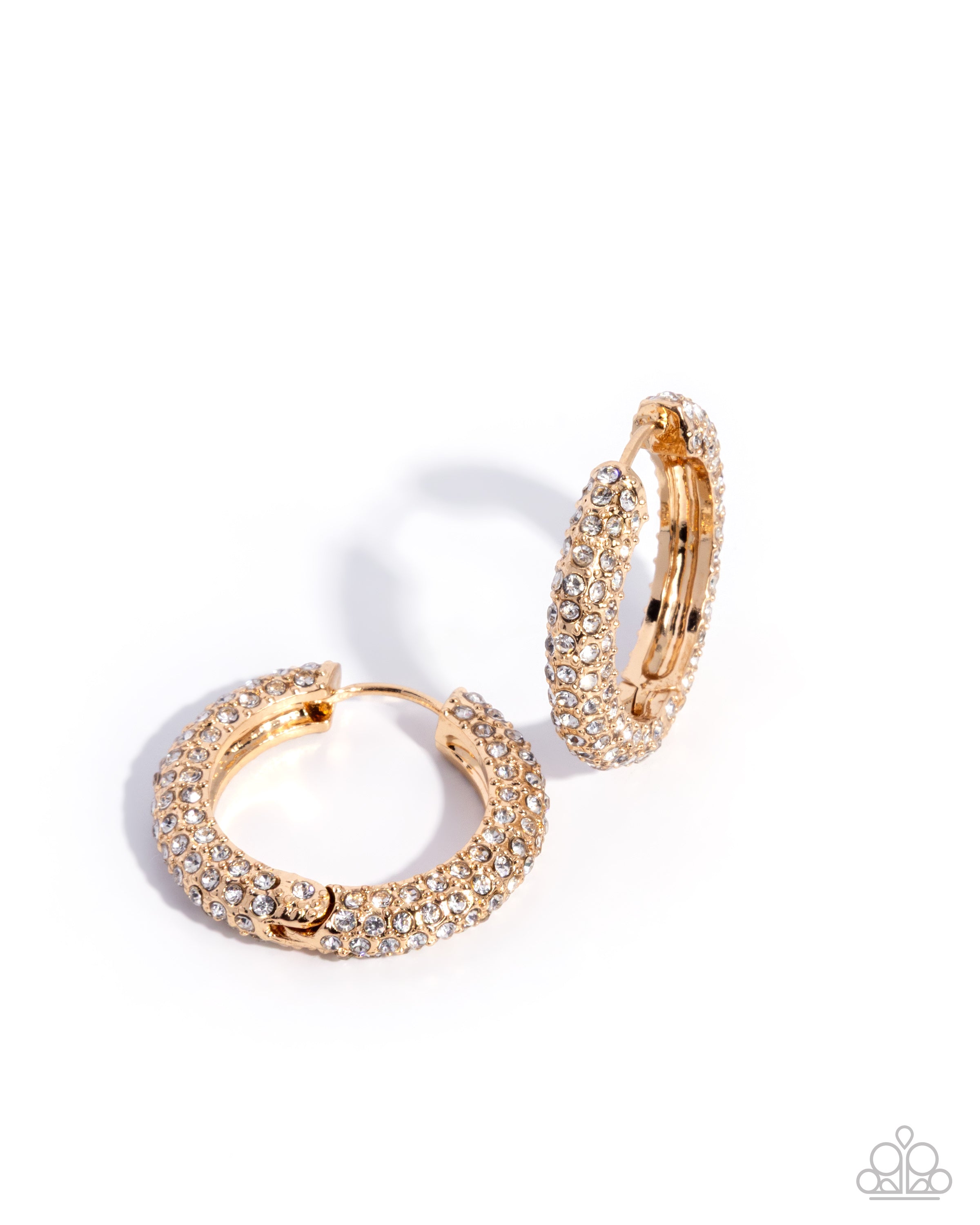 Commanding Chic - Gold - Paparazzi