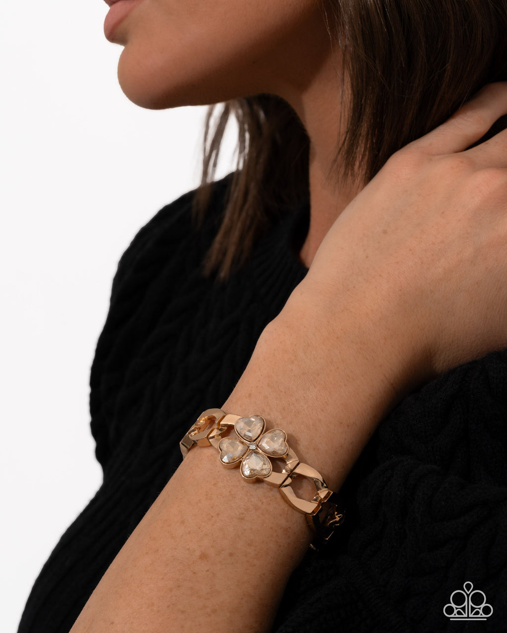 Chic Clover - Gold - Paparazzi