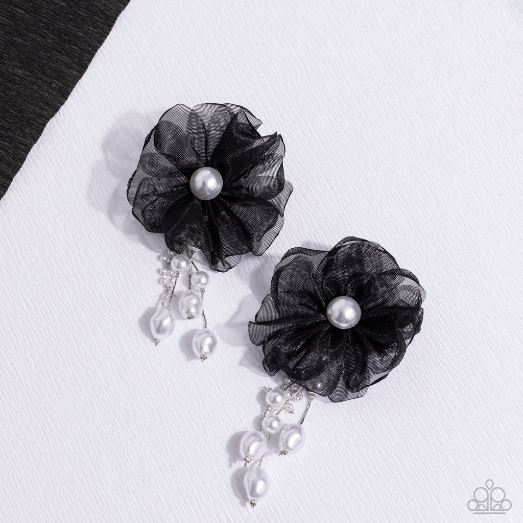 Dipping in Decadence - Black - Paparazzi
