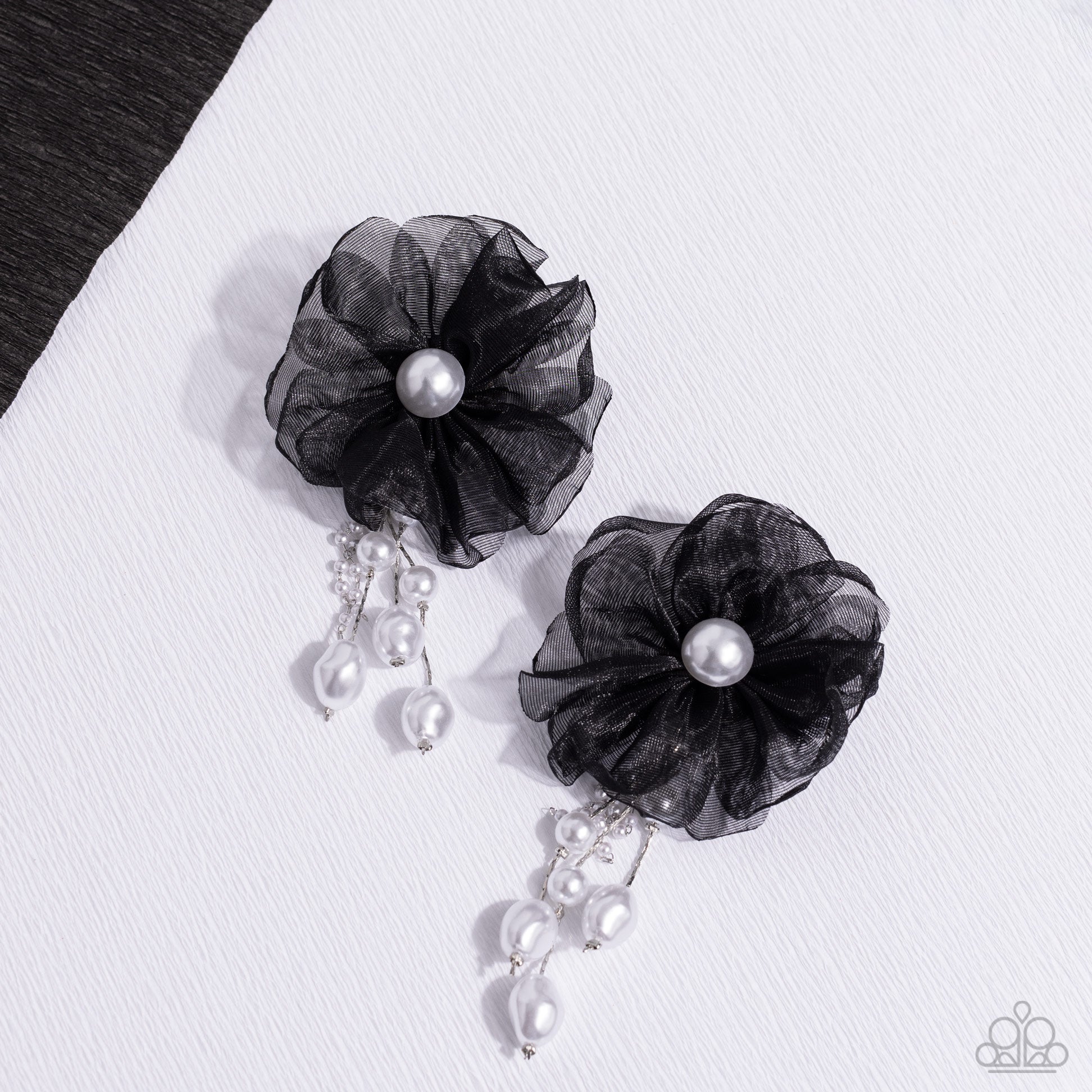 Dipping in Decadence - Black - Paparazzi