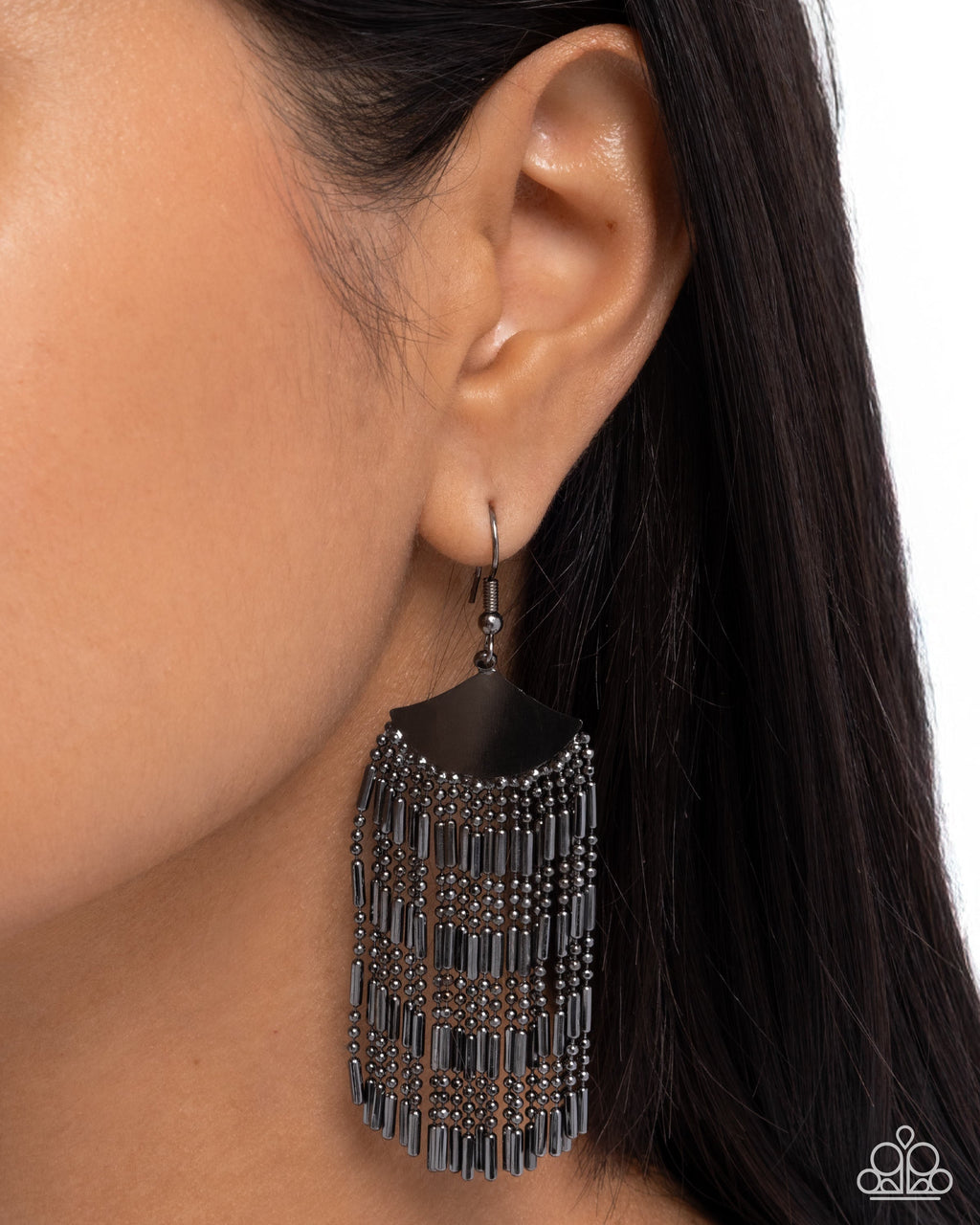 Fringe Foundation - Black - Paparazzi